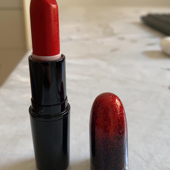 Mac lipsticks and glosses - Picture 5 of 6